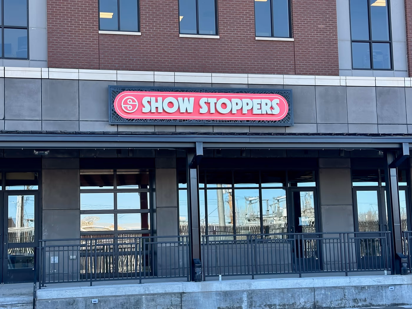 Show Stoppers Family Dining & Entertainment