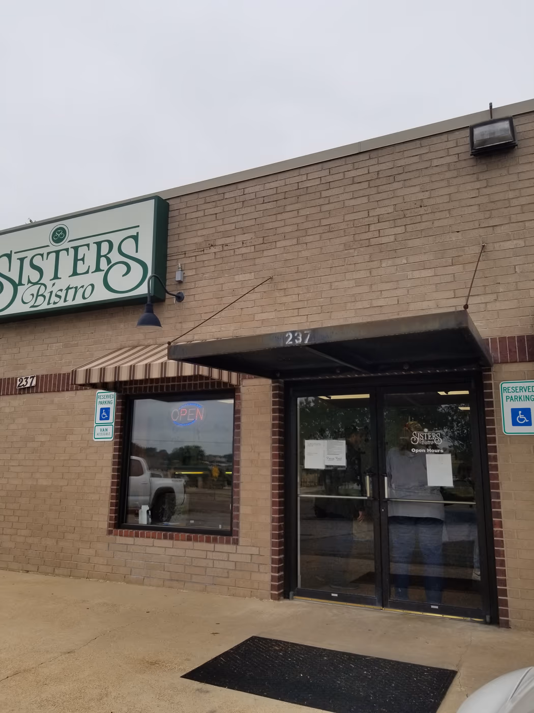 Sisters Bistro photo 3