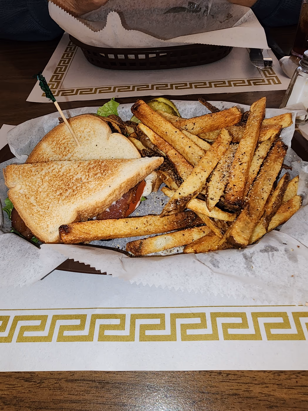 Sisters Century House Restaurant photo 4