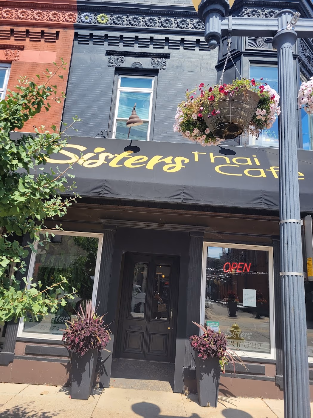Sisters Thai Cafe