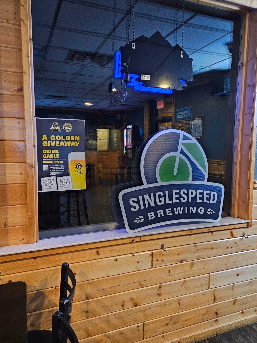 Sneakers Eatery and Pub photo 3