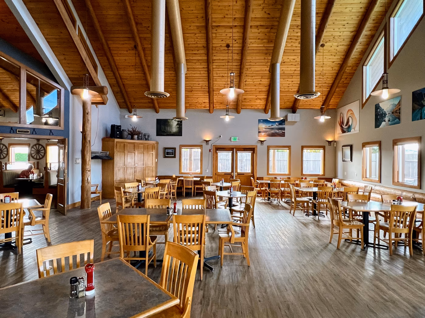 Snipes Mountain Restaurant & Tap House