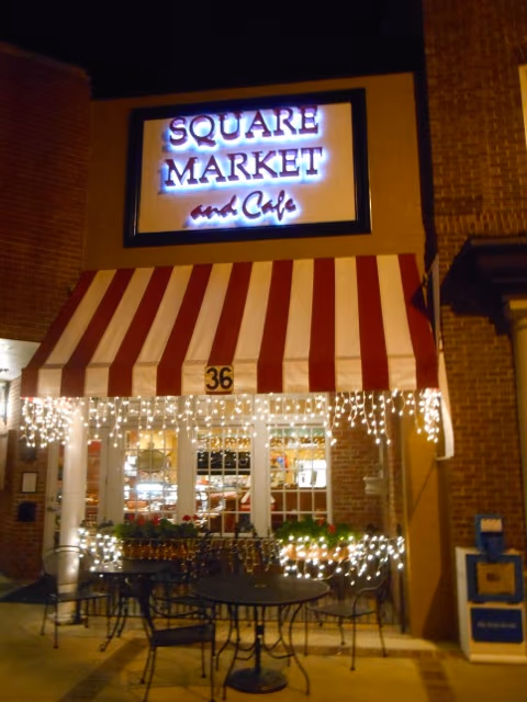 Square Market & Cafe