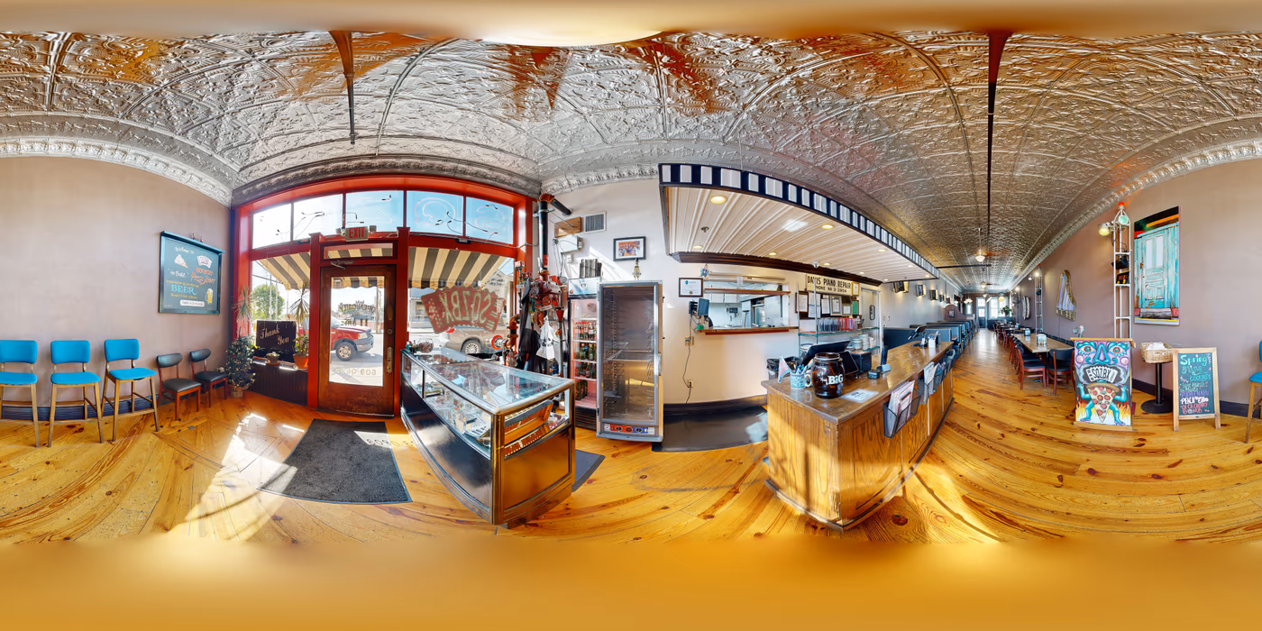 SQZBX Brewery & Pizza