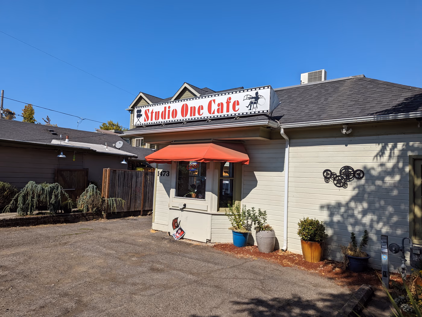 Studio One Café