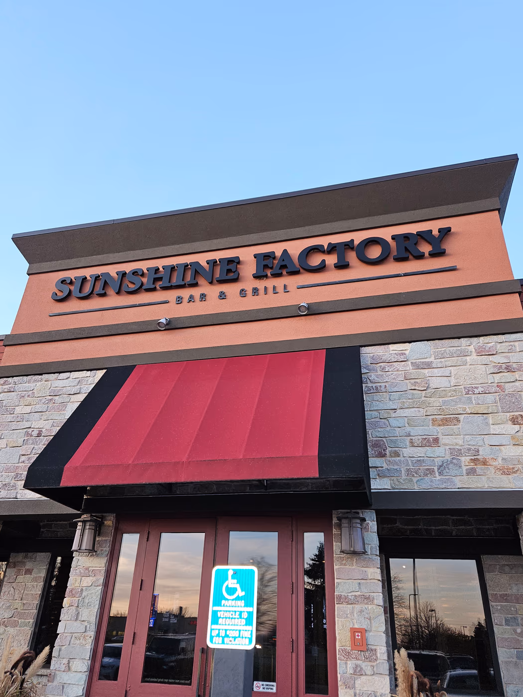 Sunshine Factory Bar & Grill photo 4