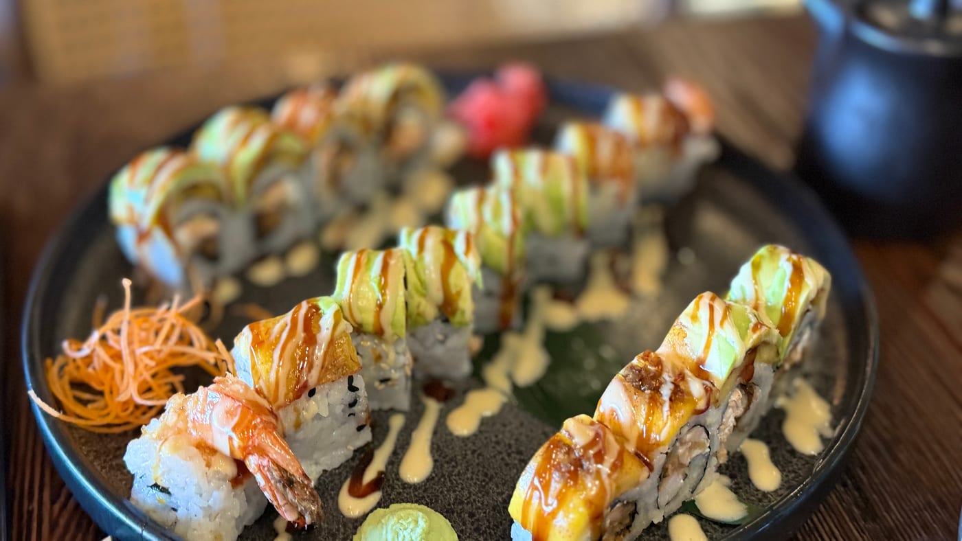 Sushi maki rolls and tea service photo 2