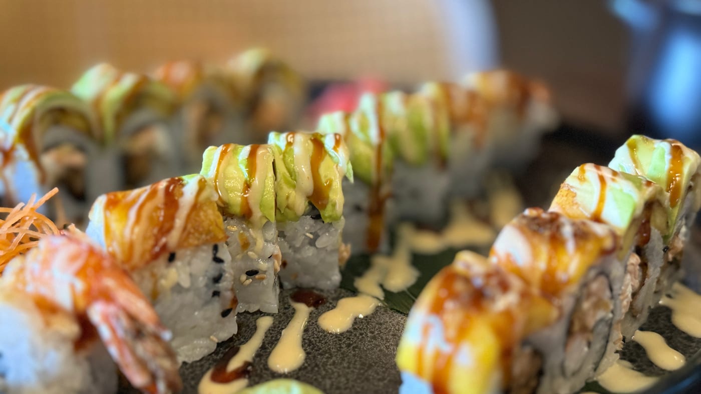 Sushi maki rolls and tea service photo 3