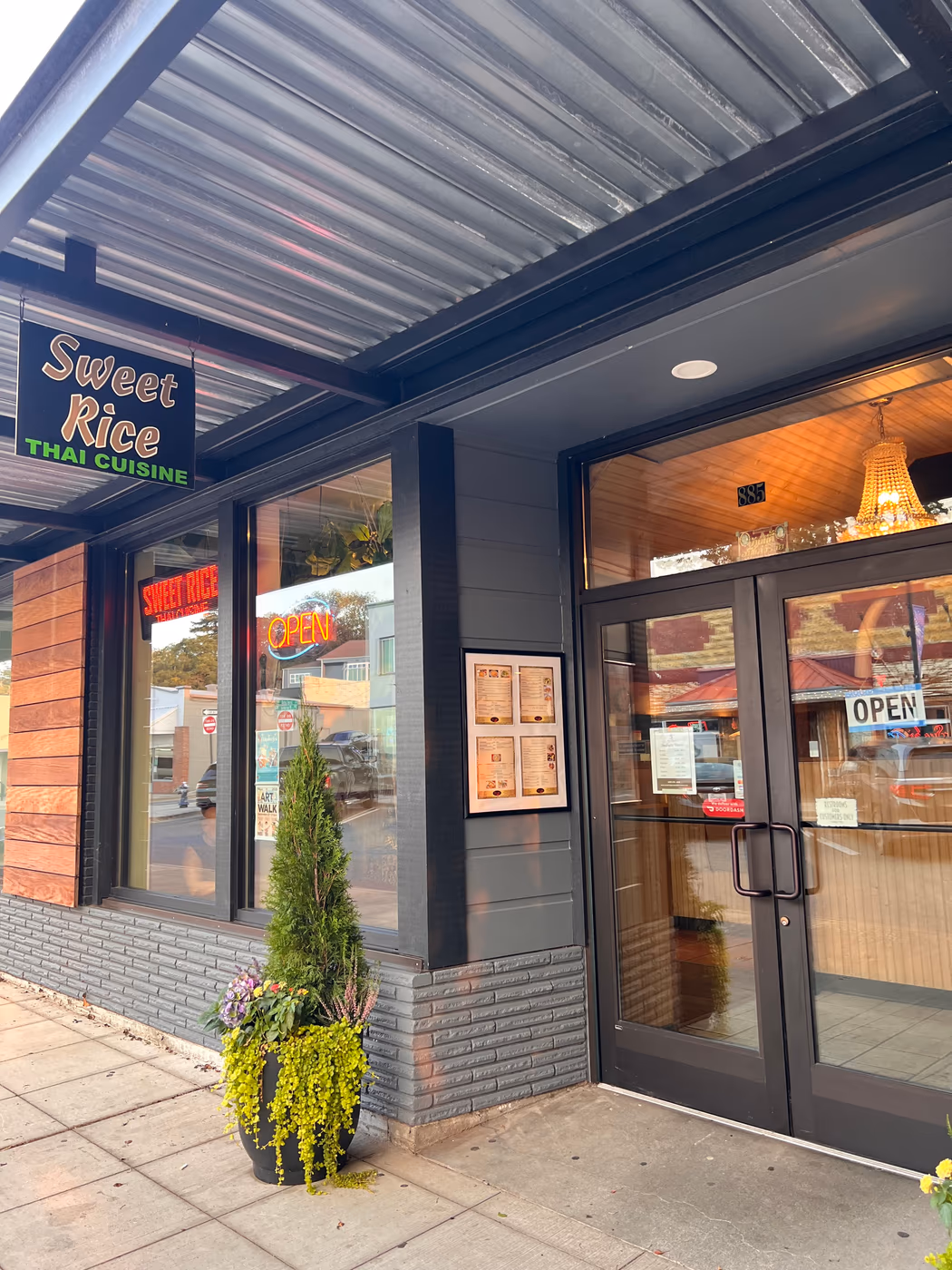 Sweet Rice Thai Cuisine & Spirit photo 2