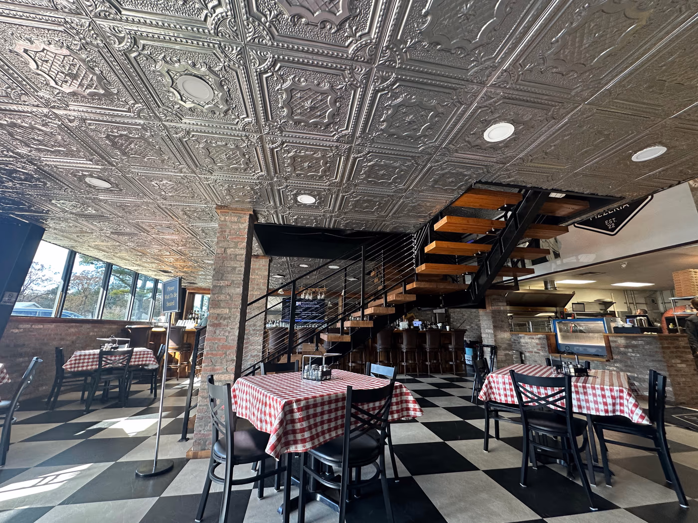 Sylvia's Pizzeria