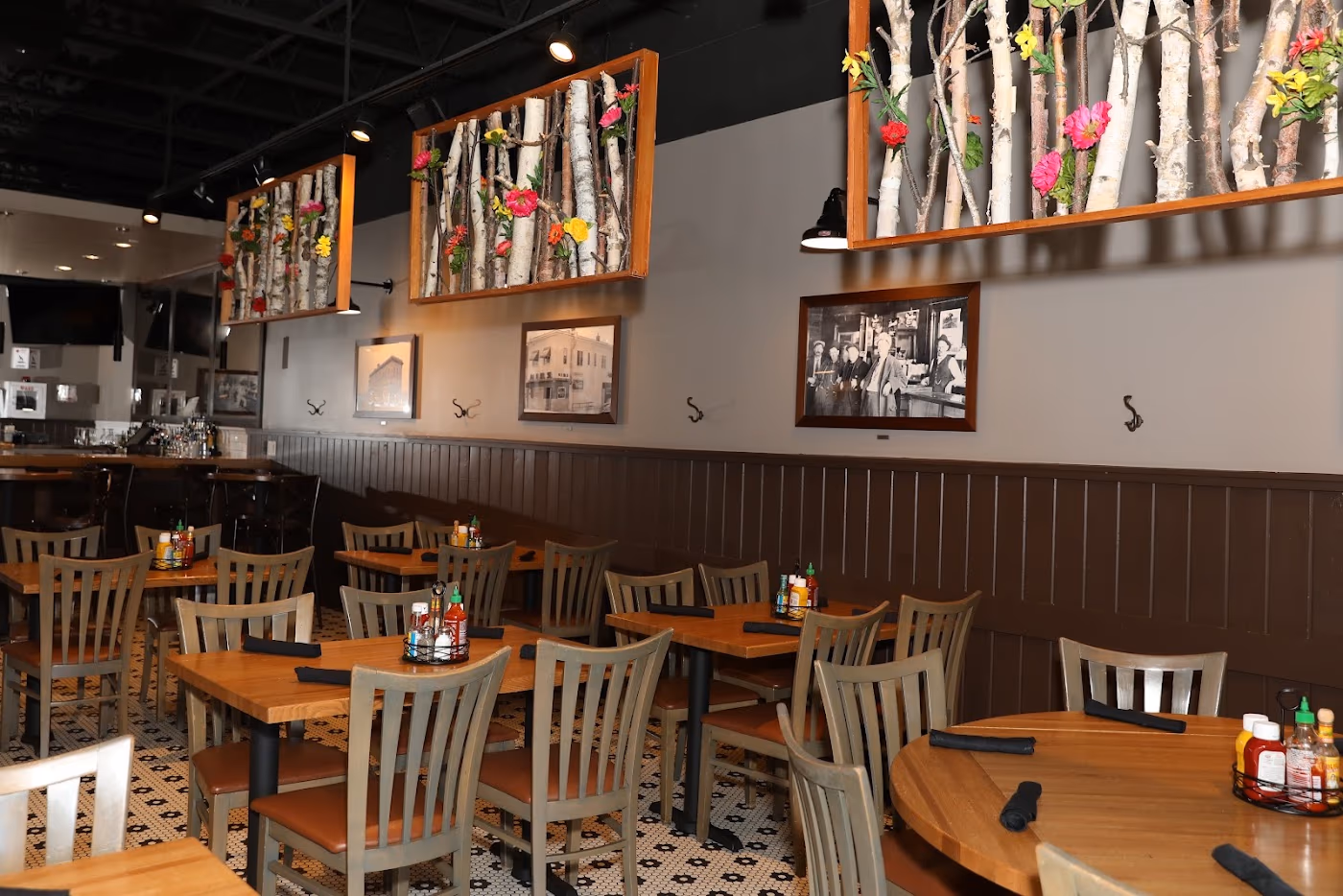 Tavern 4&5 photo 2