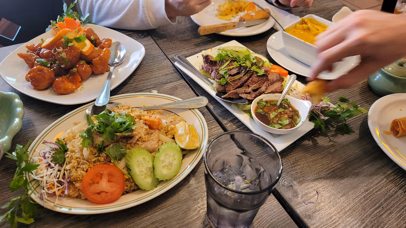 Thai Family Sisters Restaurant