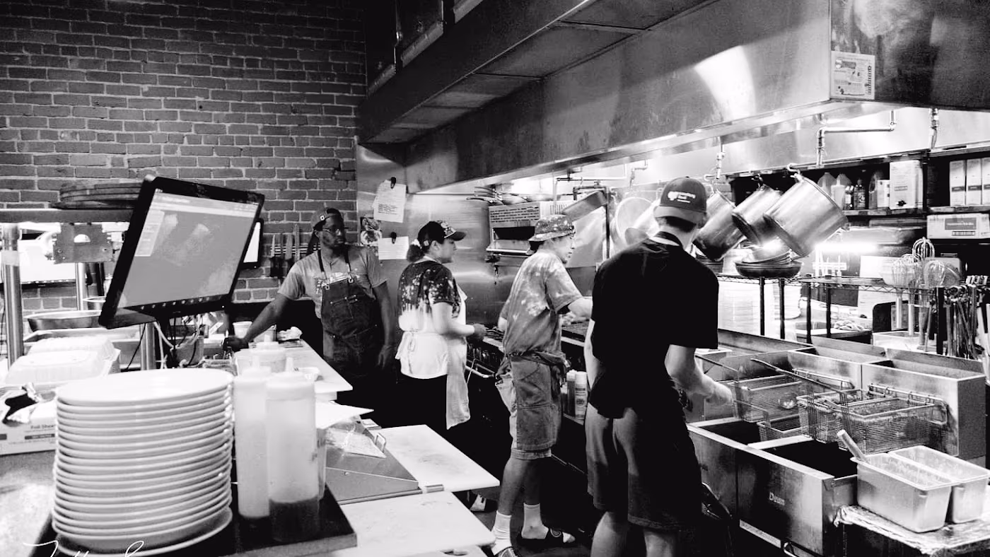 The 411 Restaurant and Lounge photo 2