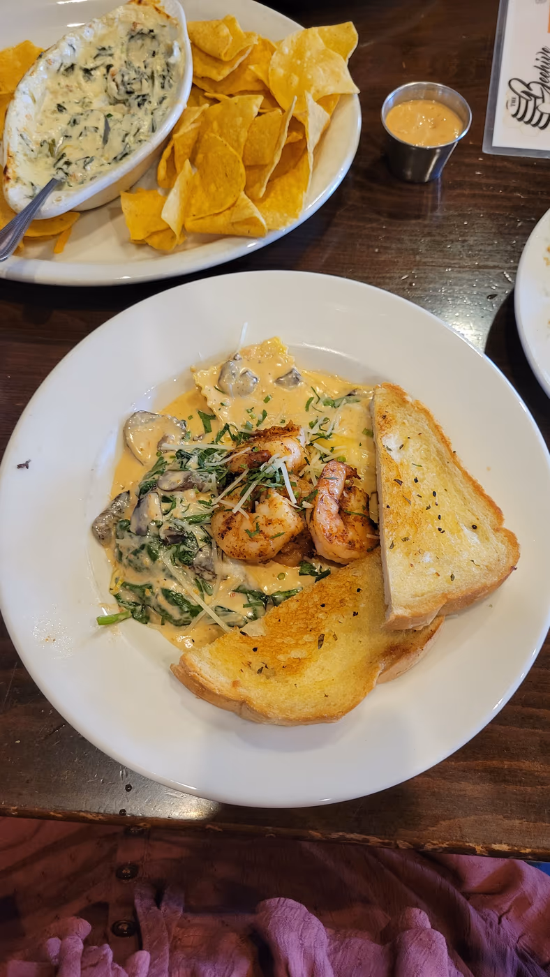 The Beehive Pub & Grill photo 3