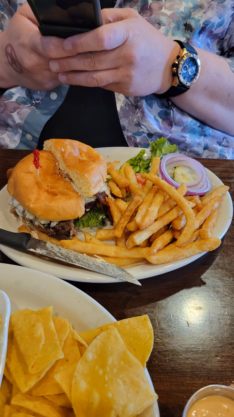 The Beehive Pub & Grill photo 4