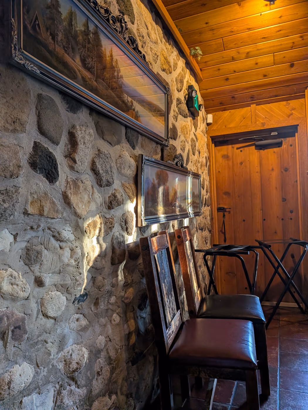 The Fox & Hounds Restaurant & Tavern photo 3