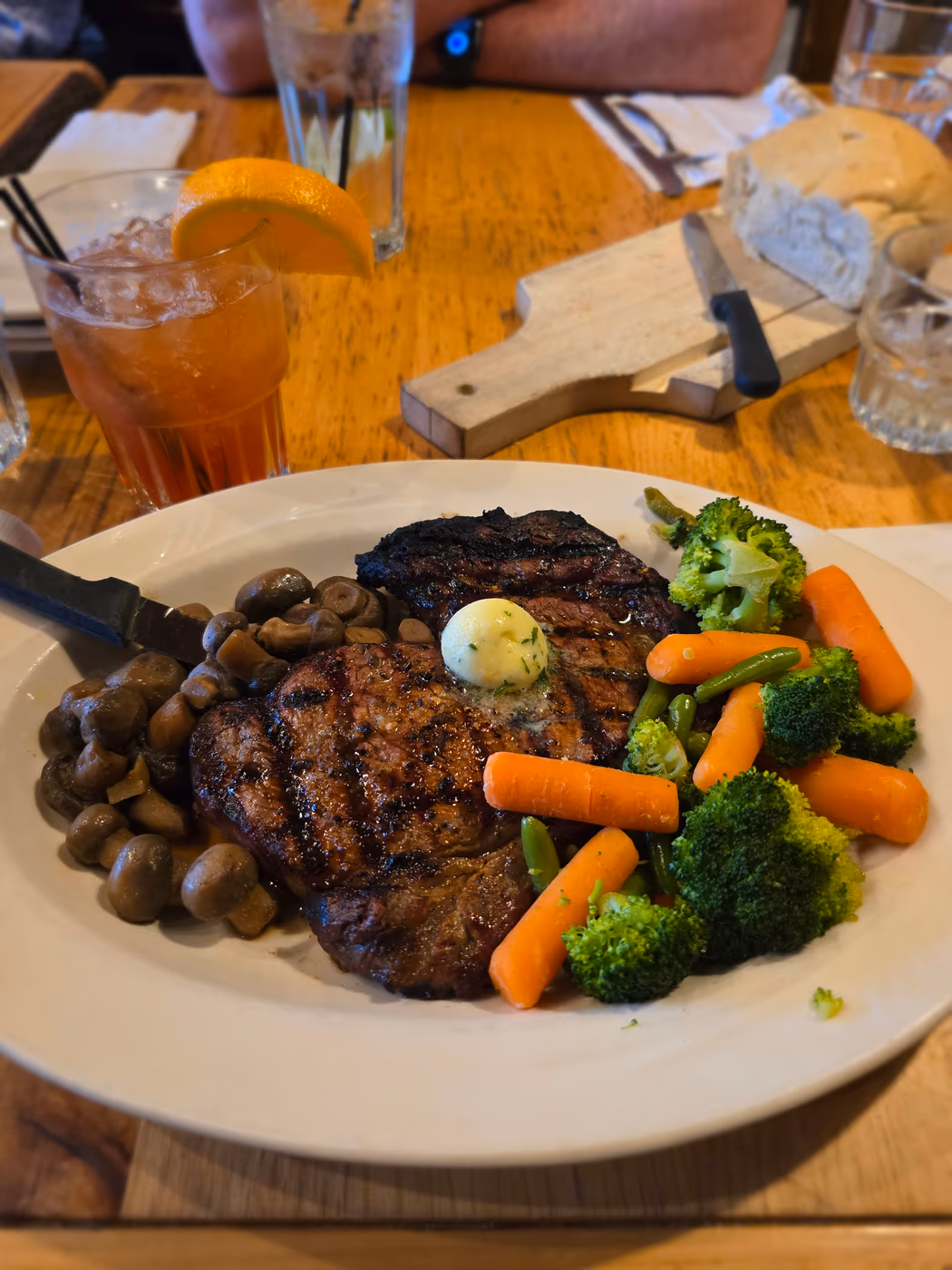 The Fox & Hounds Restaurant & Tavern photo 4