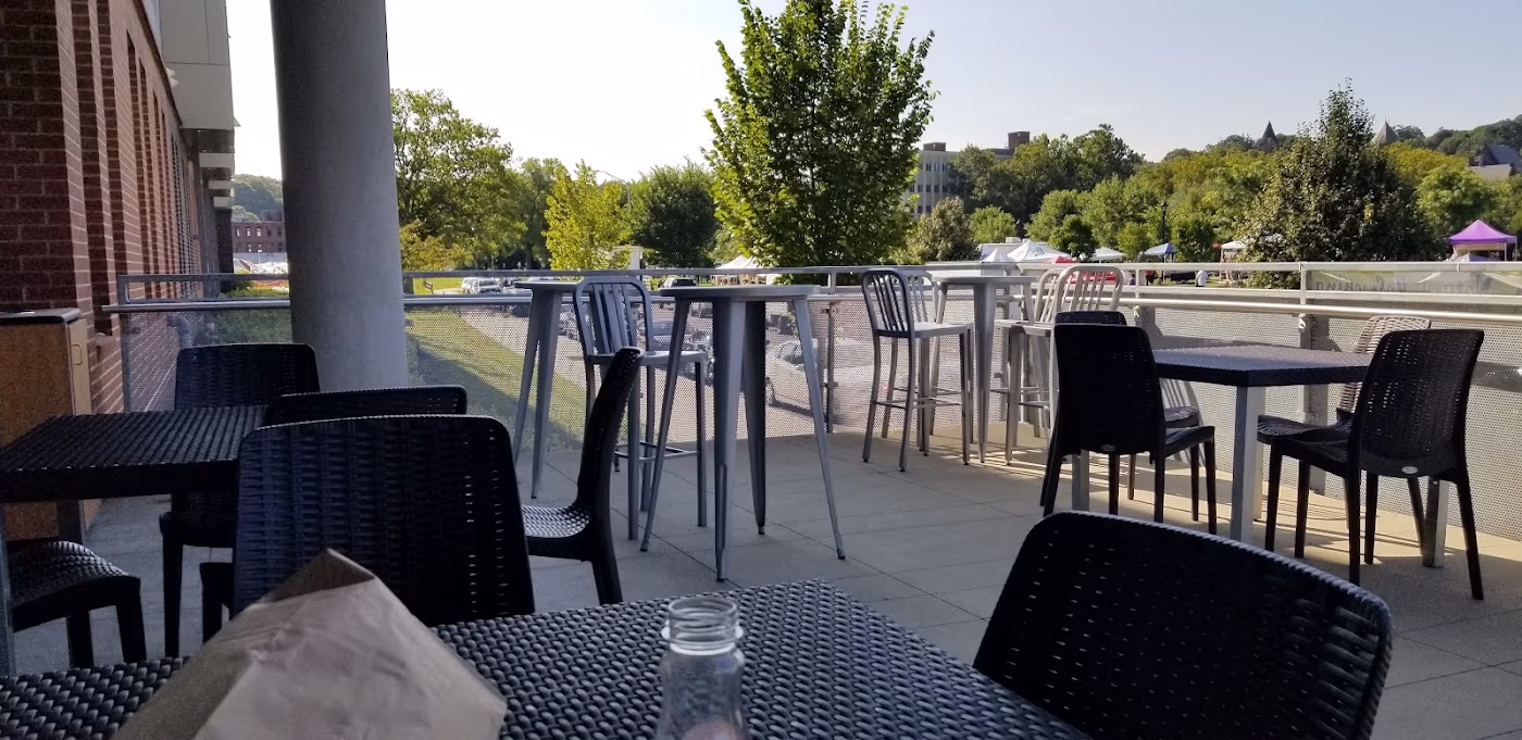 The green deli & juice bar