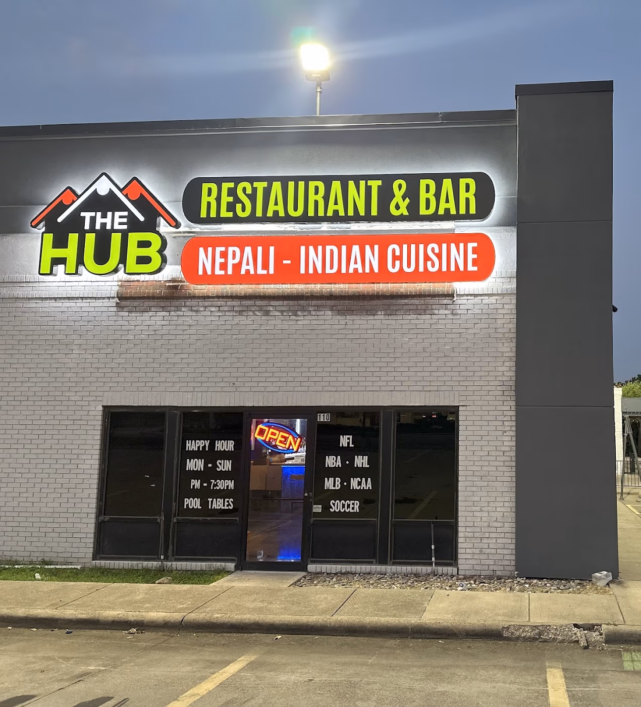 The Hub Restaurant and Bar photo 3