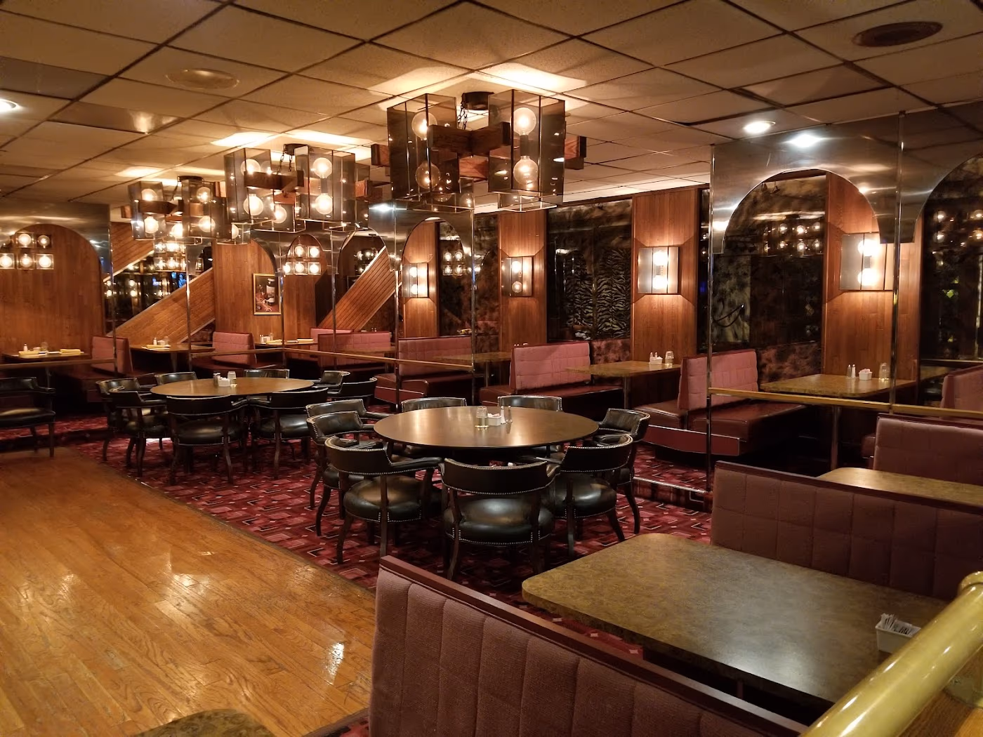 The Lamplighter Restaurant photo 2