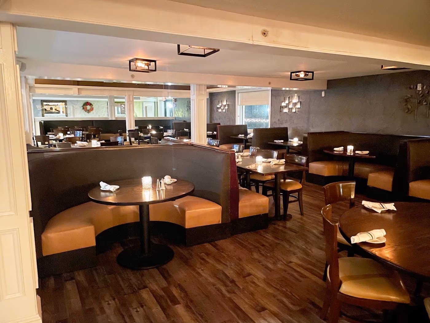 The Phoenician Restaurant photo 3
