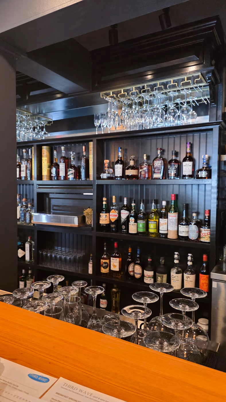 Third Wave Cafe & Wine Bar photo 3