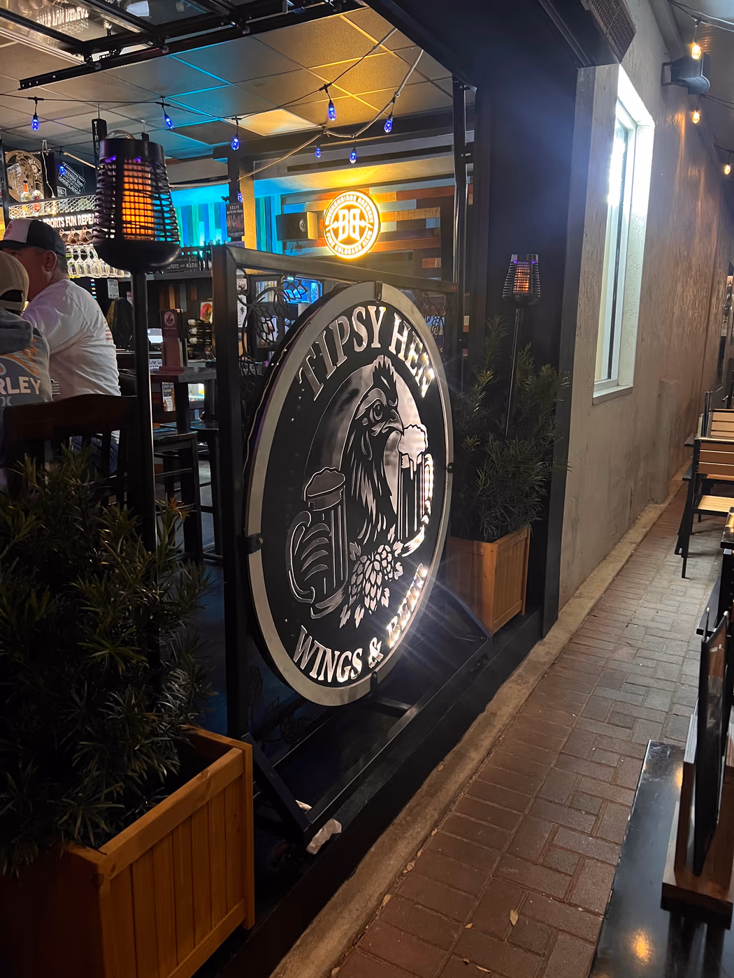 Tipsy Hen Wings & Beer