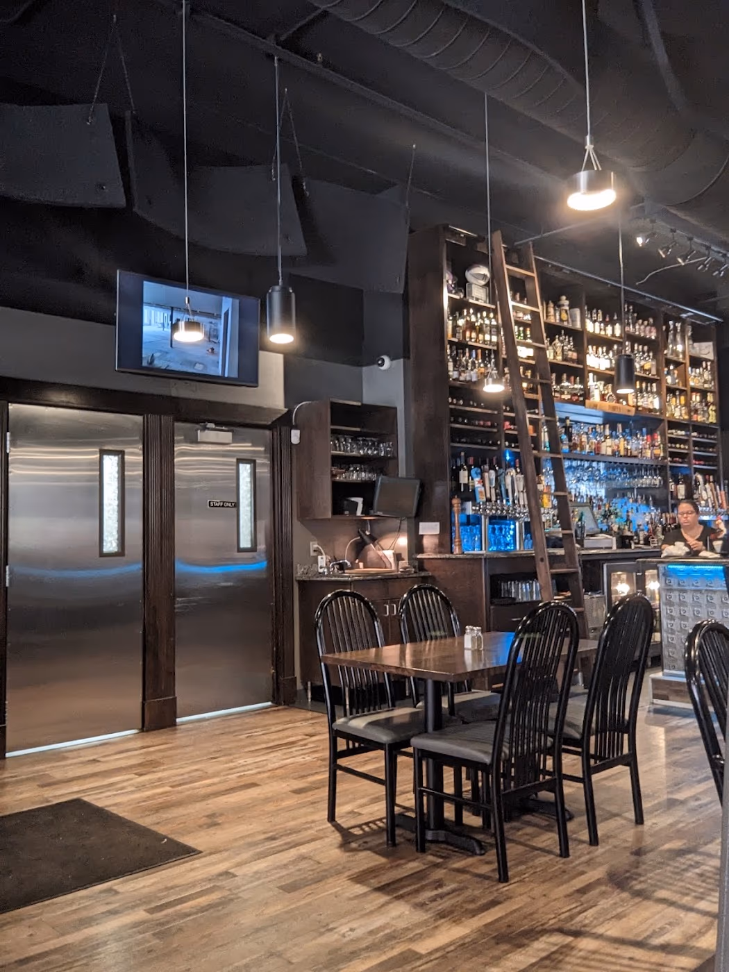 Torey's Restaurant & Bar photo 3