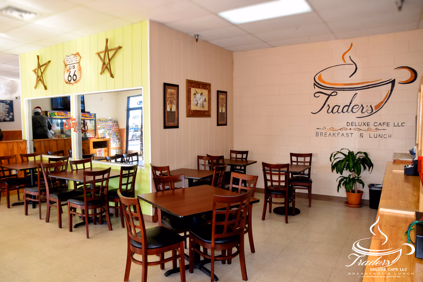 Traders Deluxe Cafe