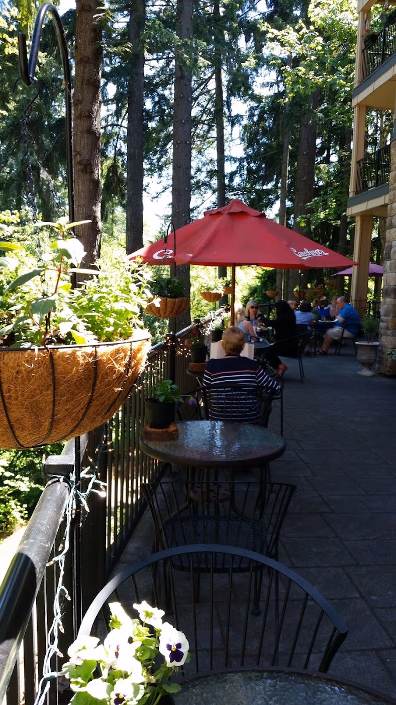 Tree's Restaurant and Catering photo 3