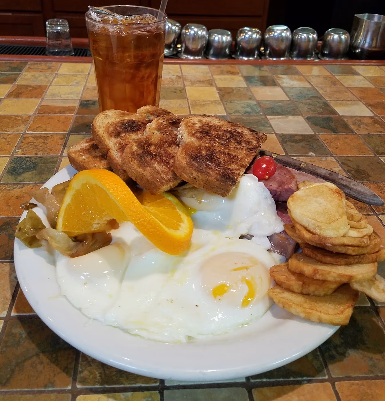 Tremont on Main Restaurants and Inn