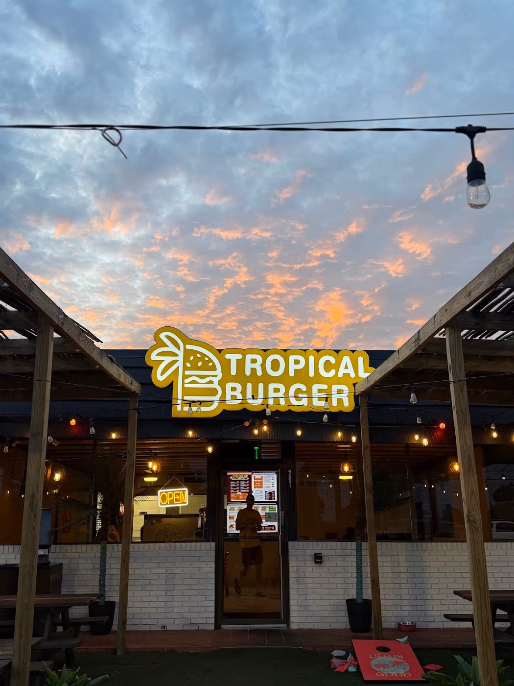 Tropical Burger photo 4