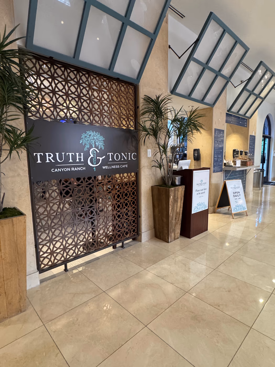 Truth & Tonic photo 3