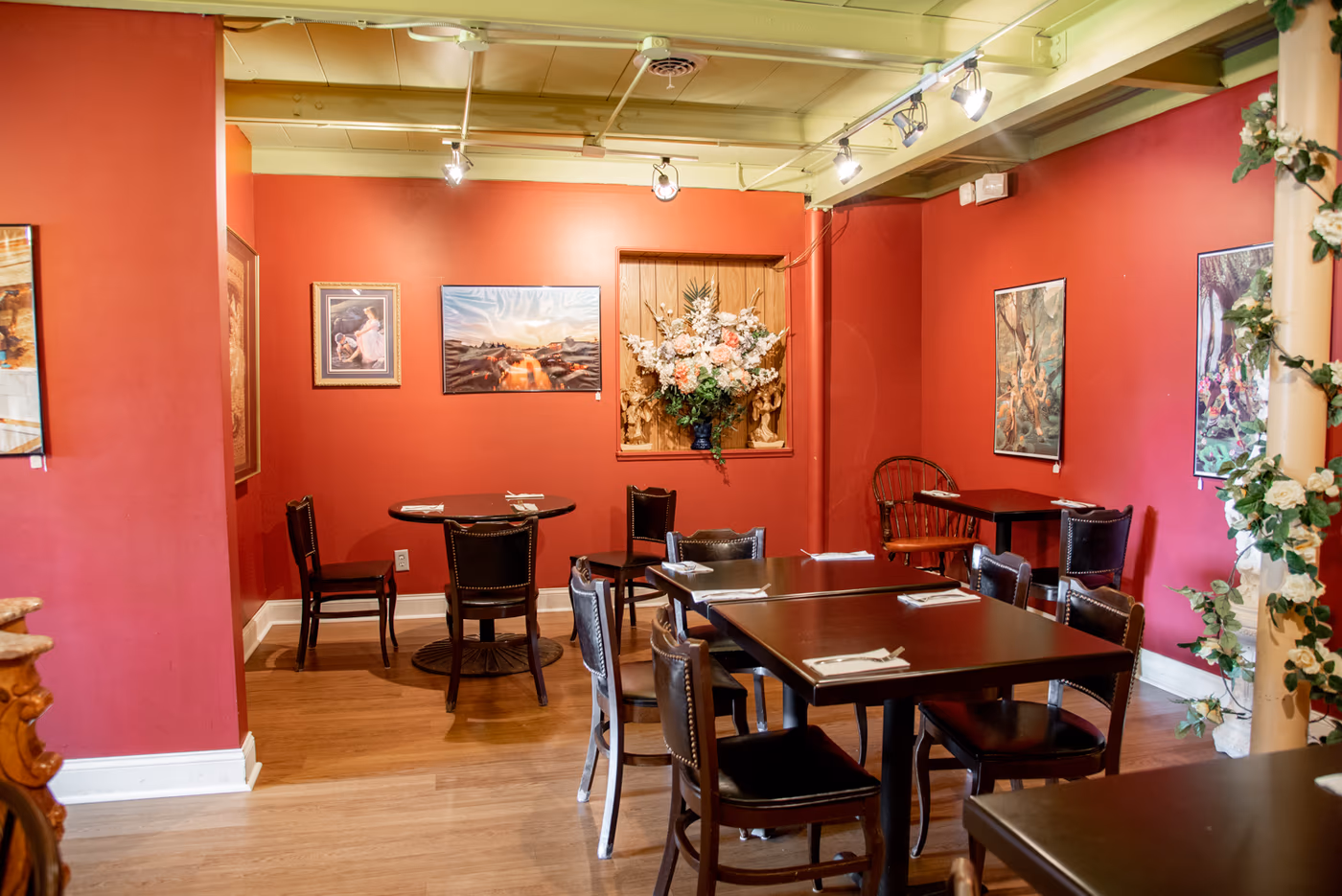 Tuppee Tong Thai Restaurant
