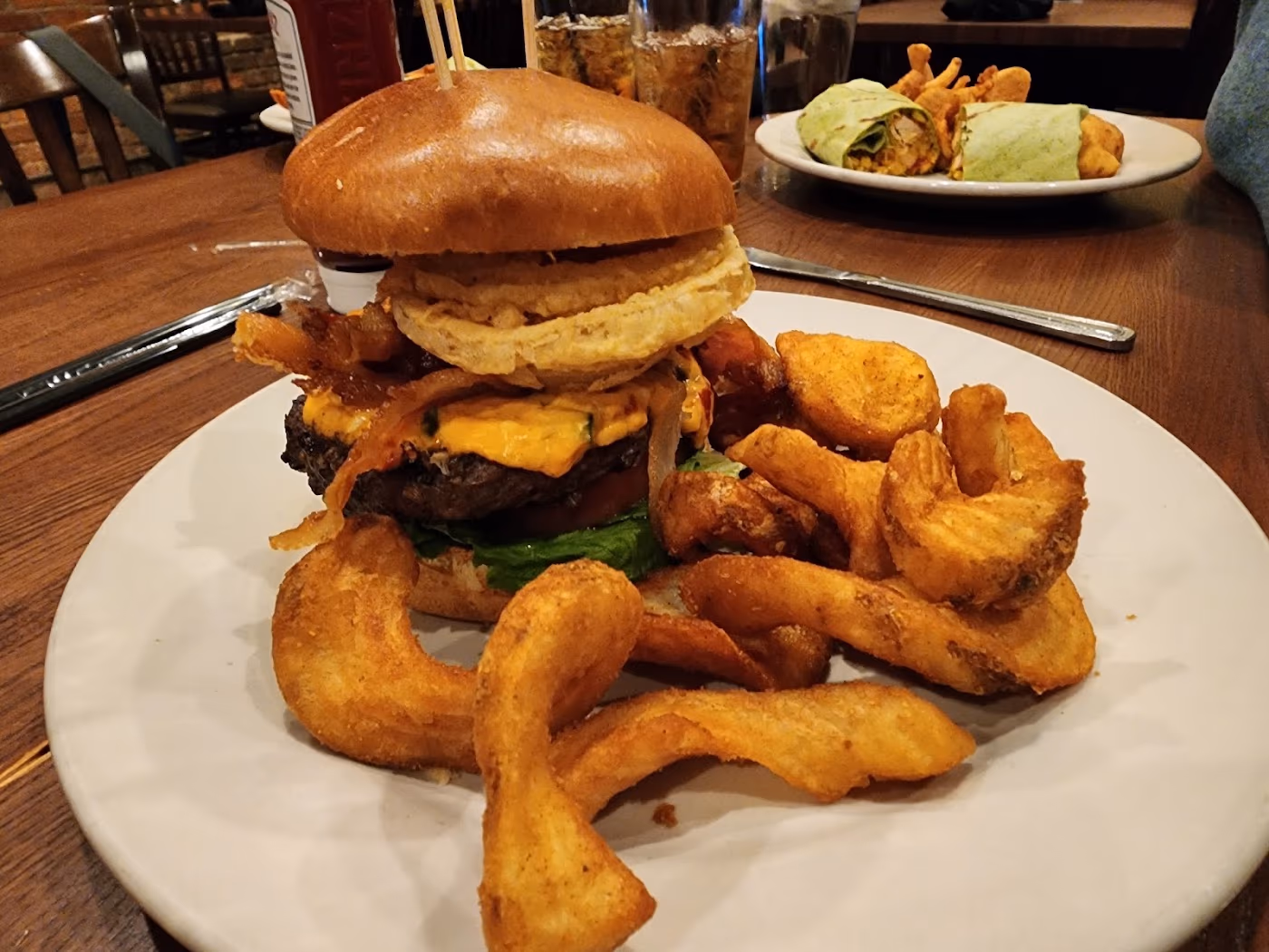 Twisted Oak American Bar & Grill photo 3