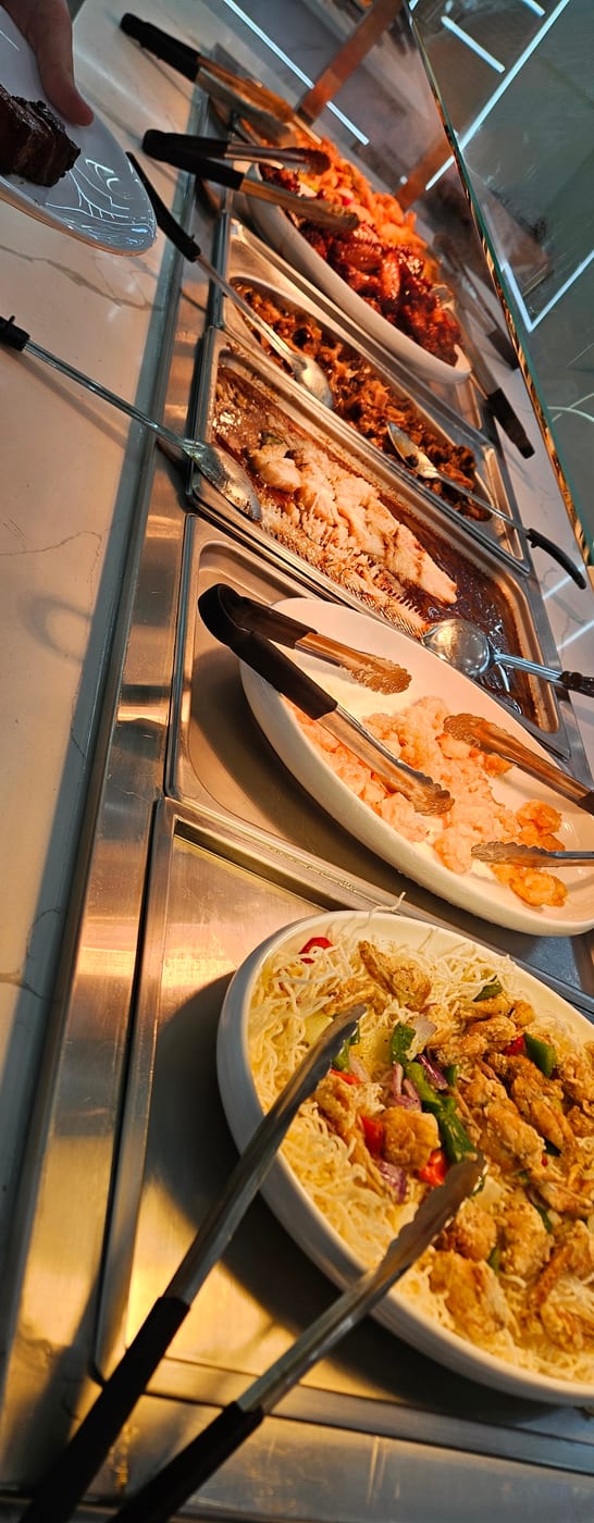 Umi Hotpot Sushi & Seafood Buffet photo 4