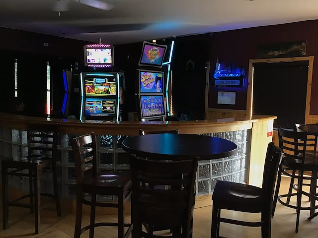 UpRooted Restaurant and Bar photo 4