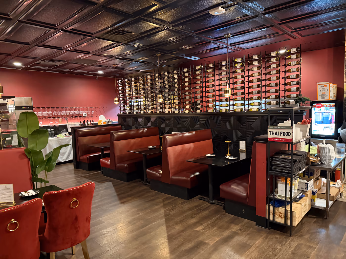 Ve La Thai Fine Dining Restaurant & Wine