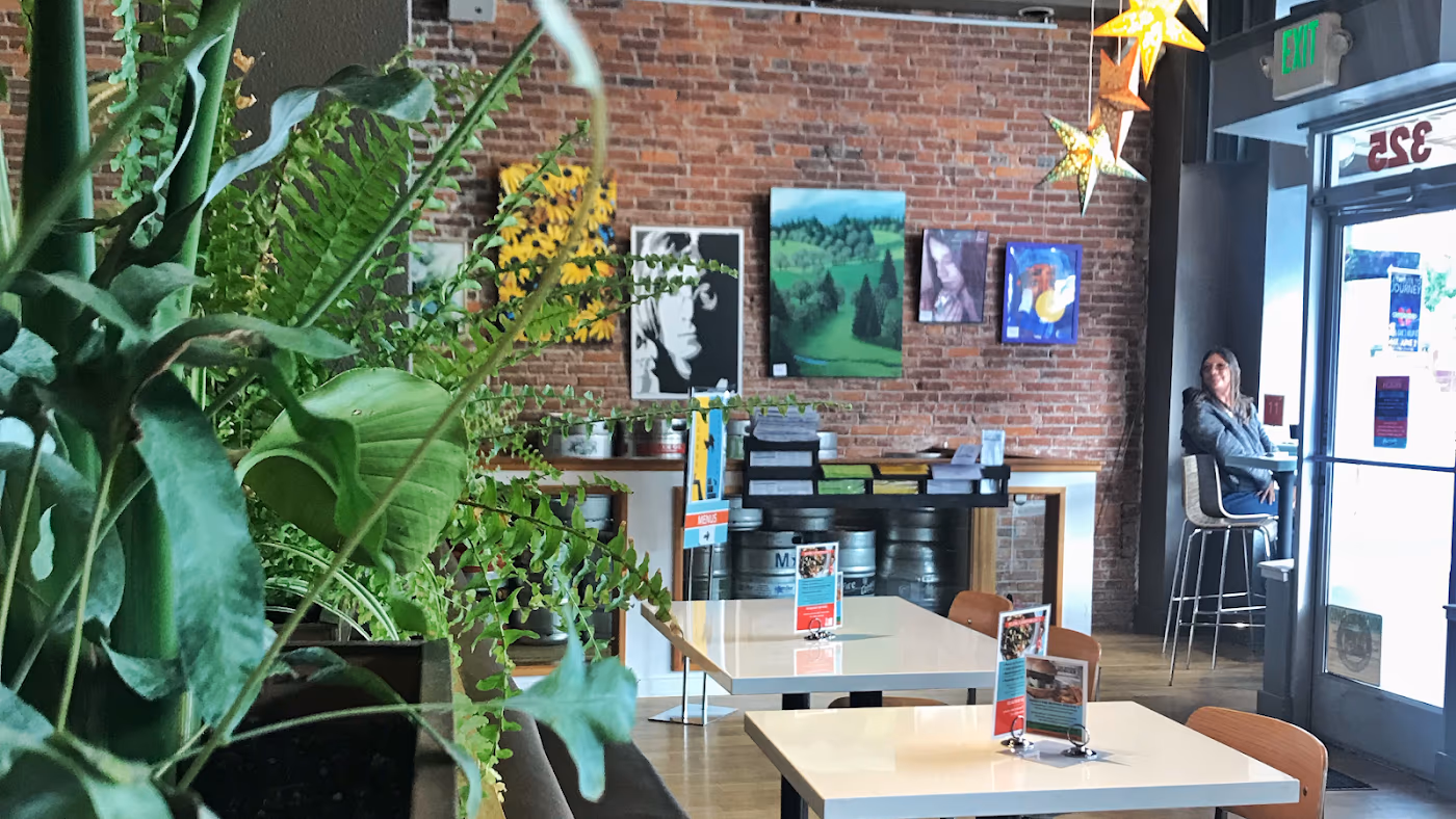 Venti's Cafe + Beer Vault