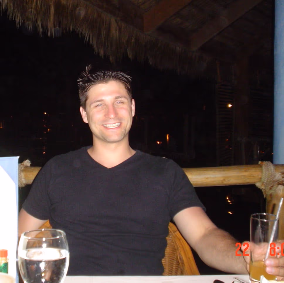 Vey's Pub & Grille photo 3