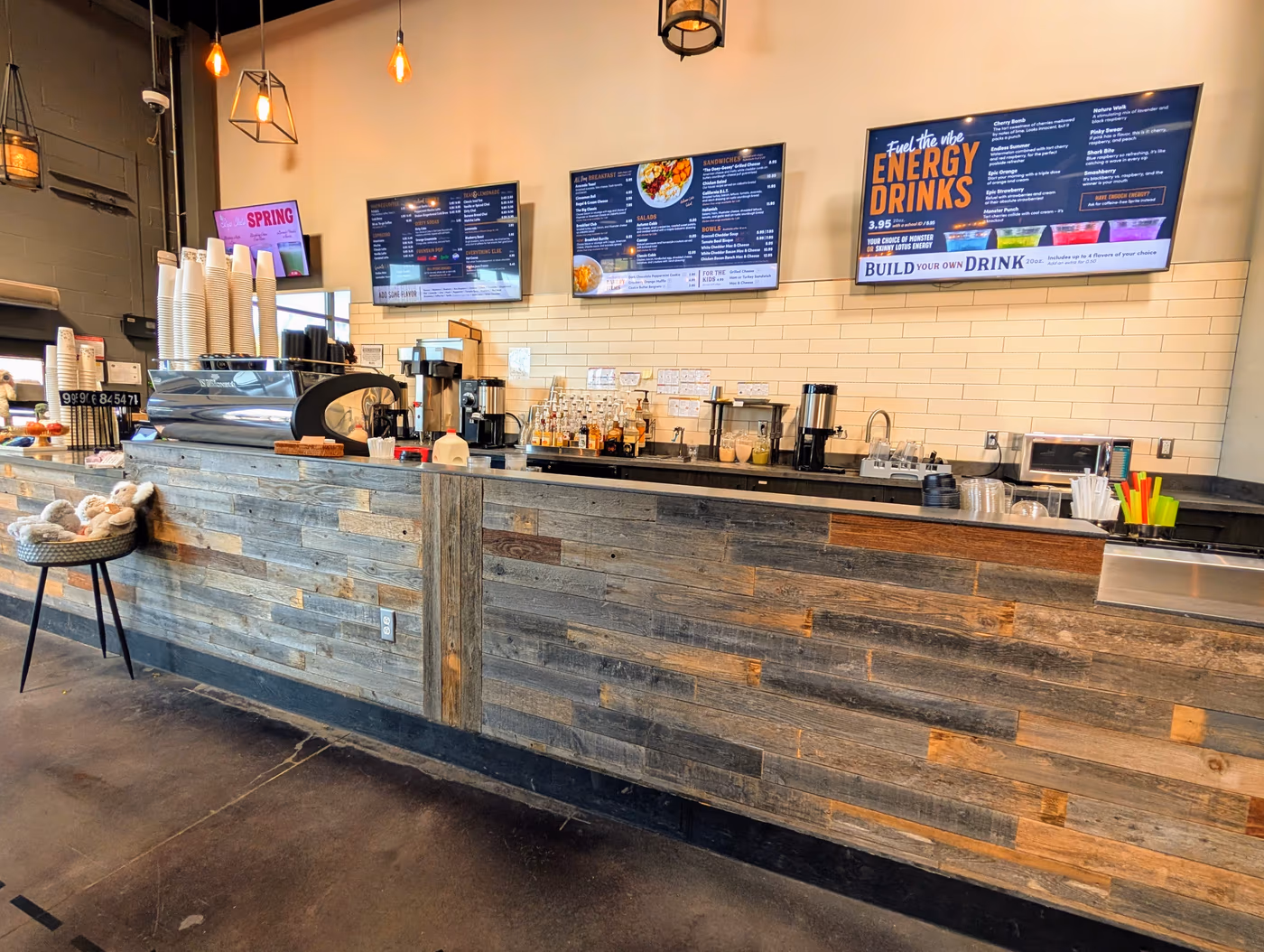 Vibrant Coffeehouse + Kitchen photo 2