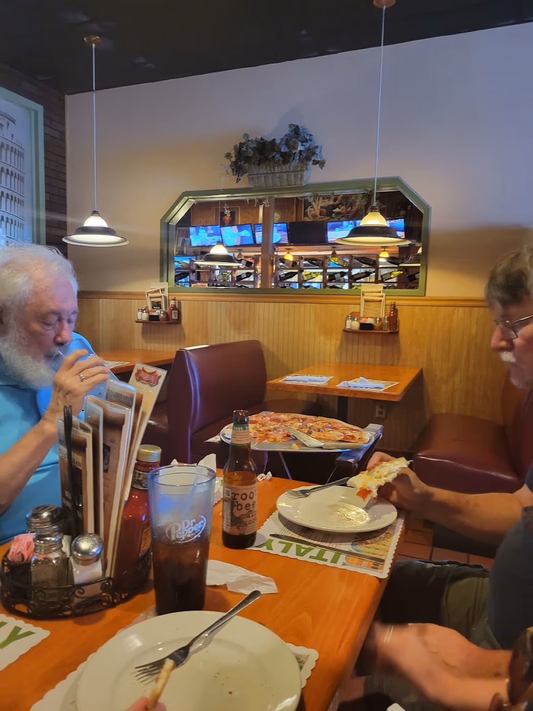 Vic's Pizza Italian Restaurant photo 2