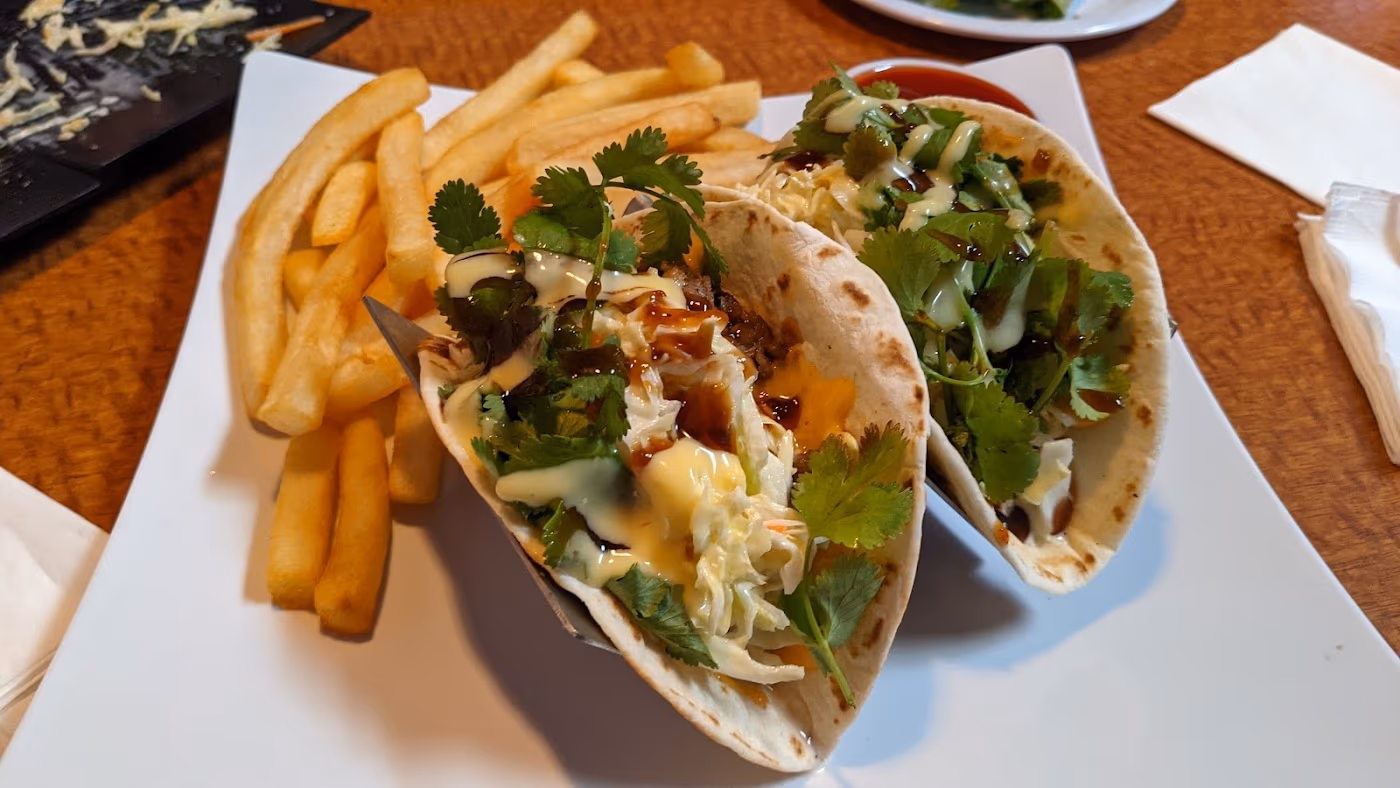 Vineyard Bar and Grill photo 4