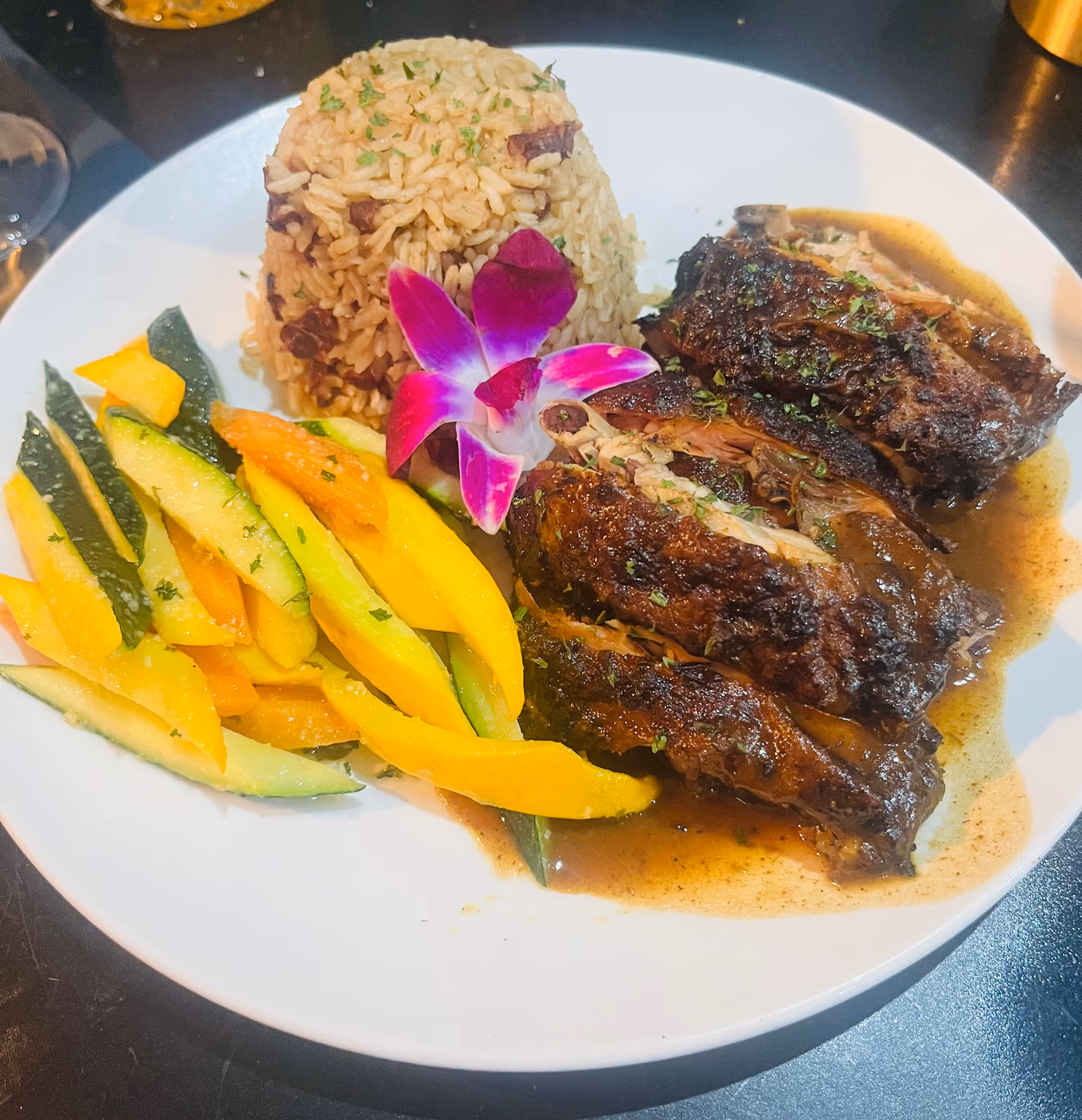 Vybez Restaurant and Lounge