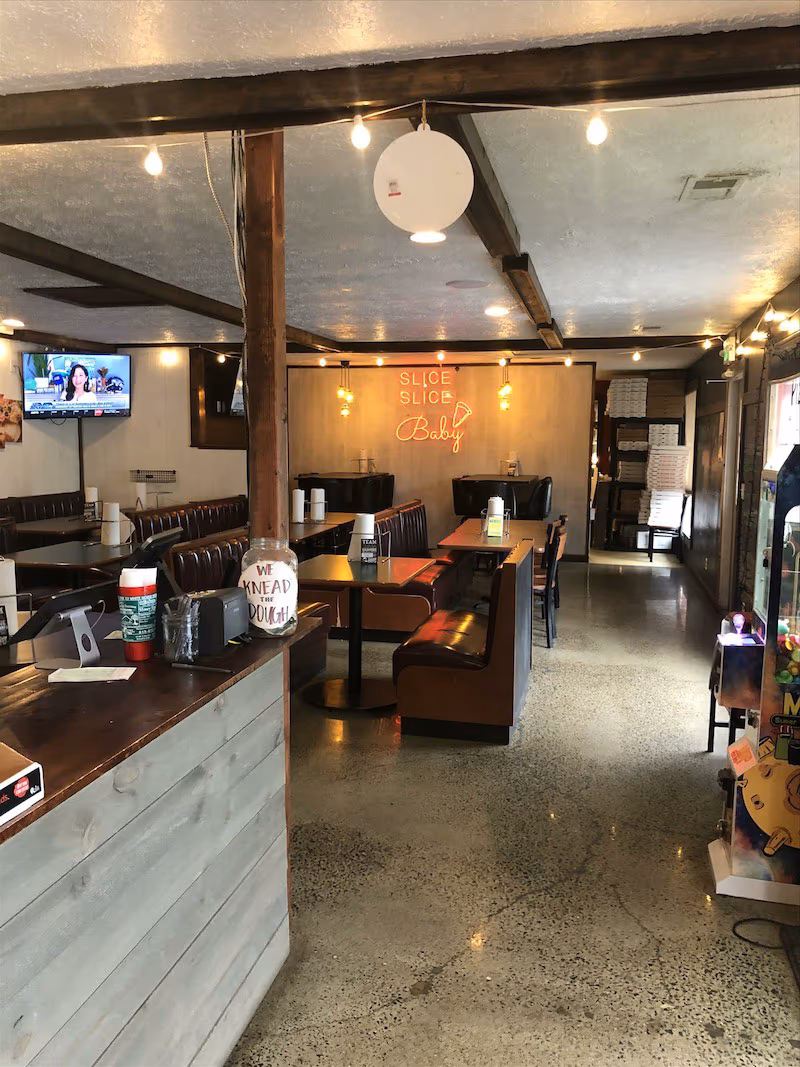 White House Pizza & Pub photo 3