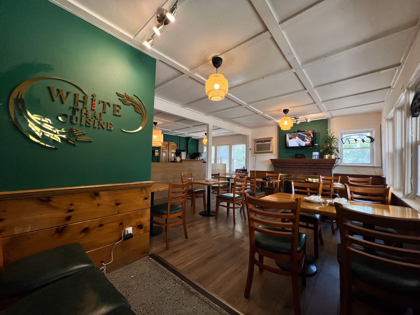 White Thai Cuisine