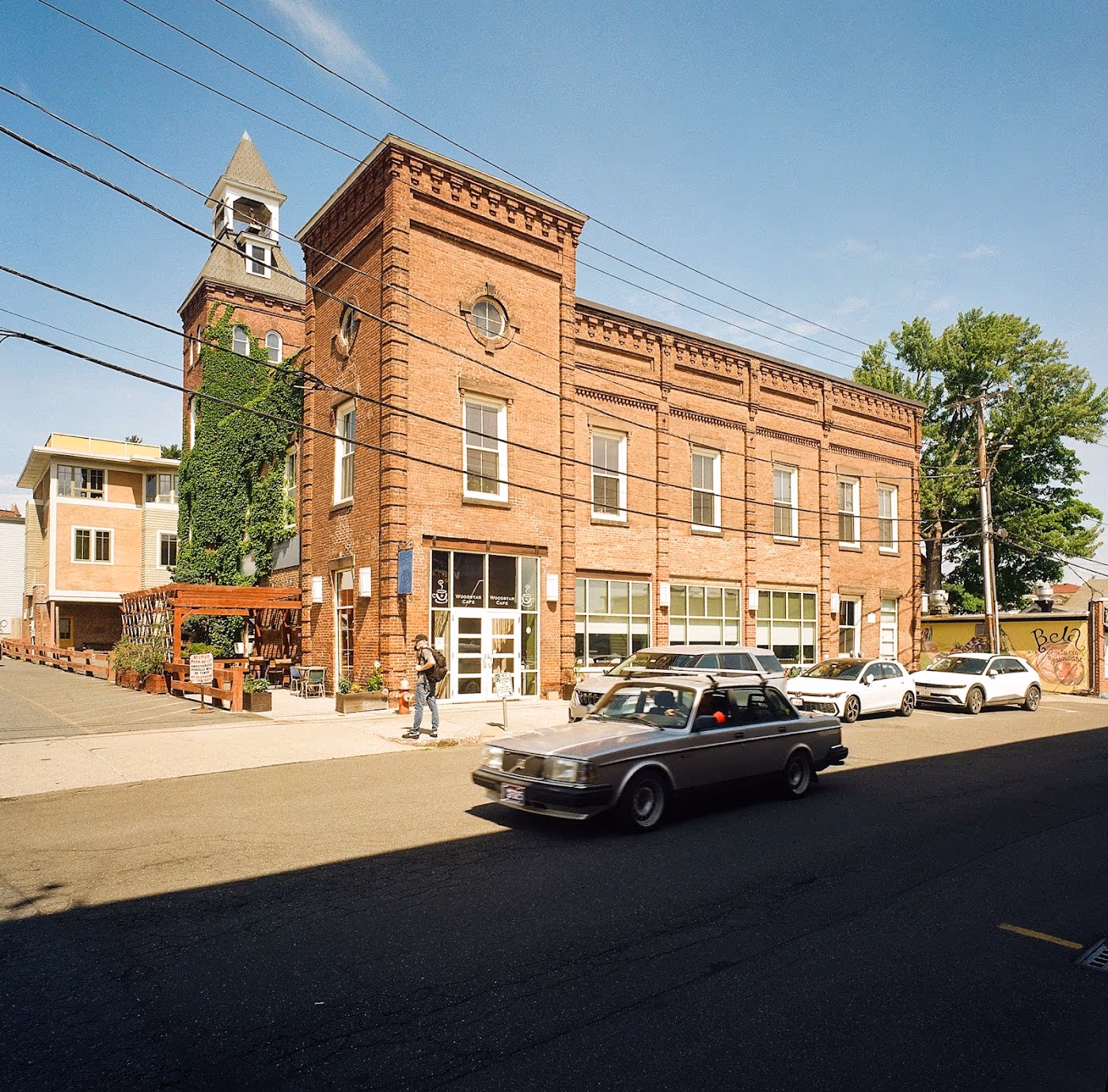 Woodstar Cafe