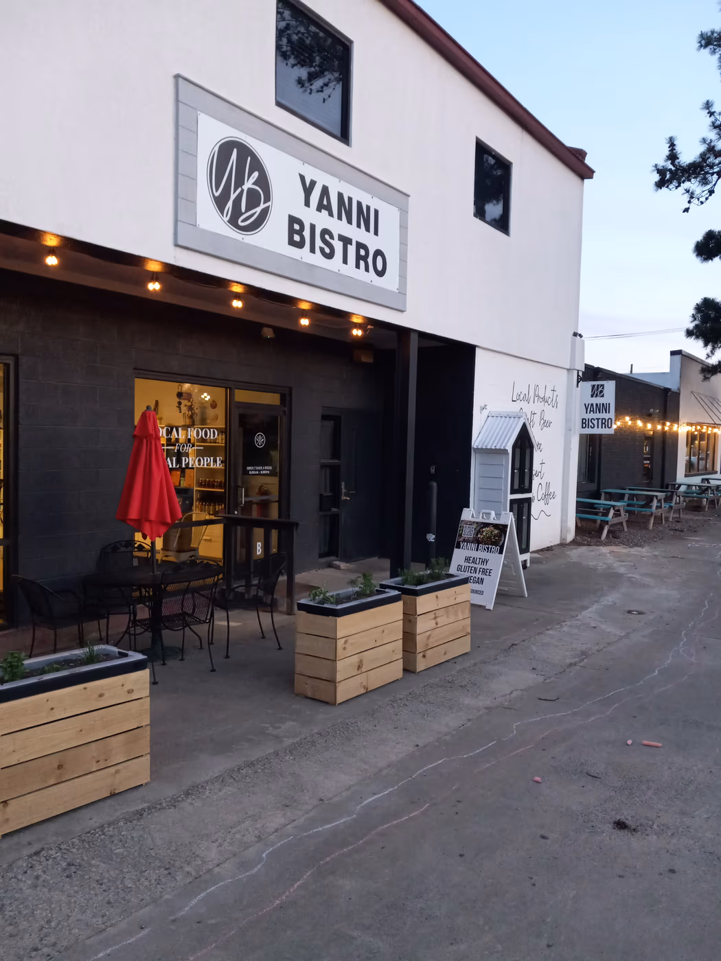 Yanni Bistro