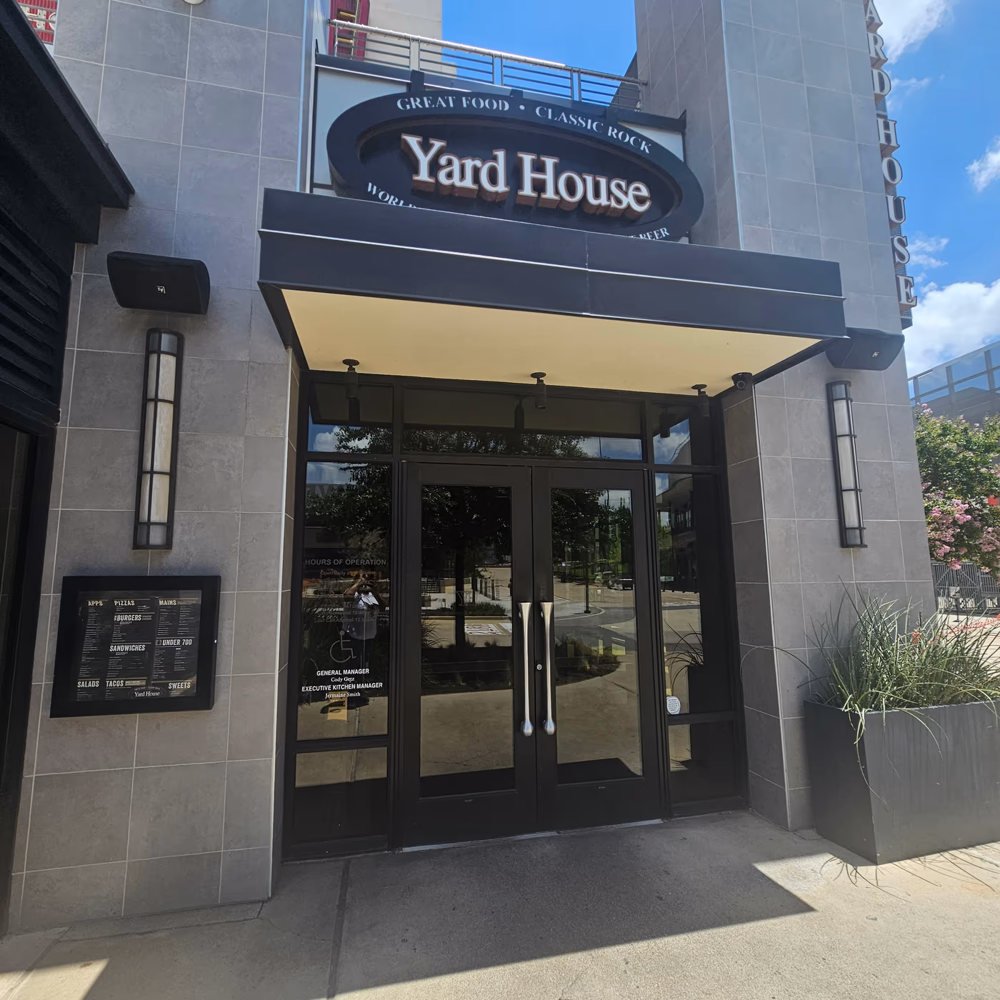 Yard House