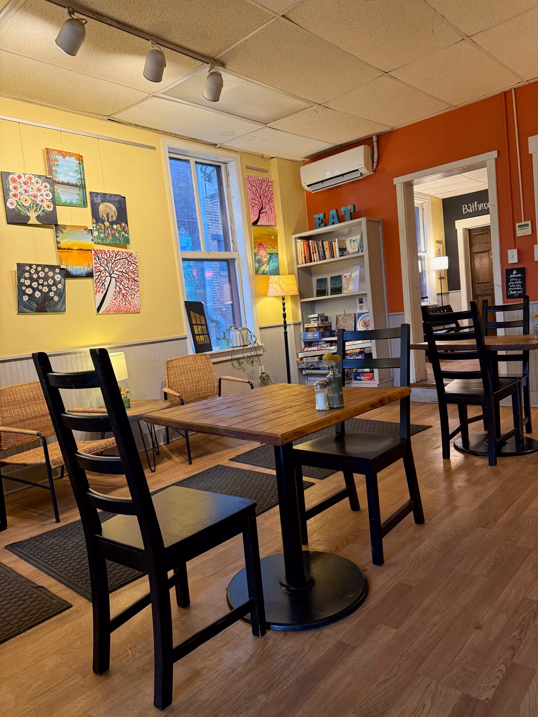 Yellow Bird Café